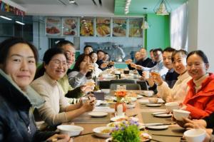 岁末不觉寒 冬至时光暖 丨洛阳milan米兰(中国)官方网站-登录入口组织开展“迎冬至、包饺子”文化活动